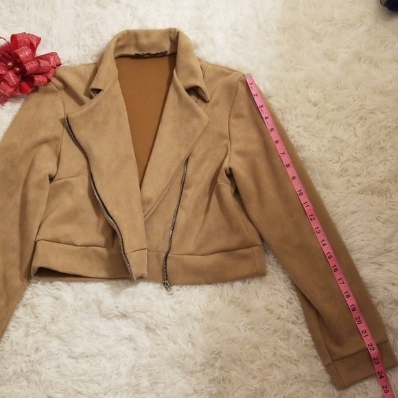 Suede Cropped Office Blazer - Picture 6 of 6